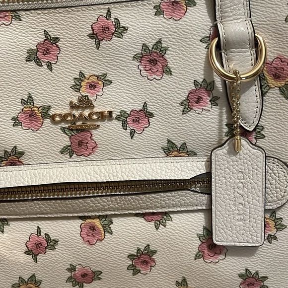 COACH - Taylor zipper flower patch tote - 21810- NWOT - Picture 5 of 13